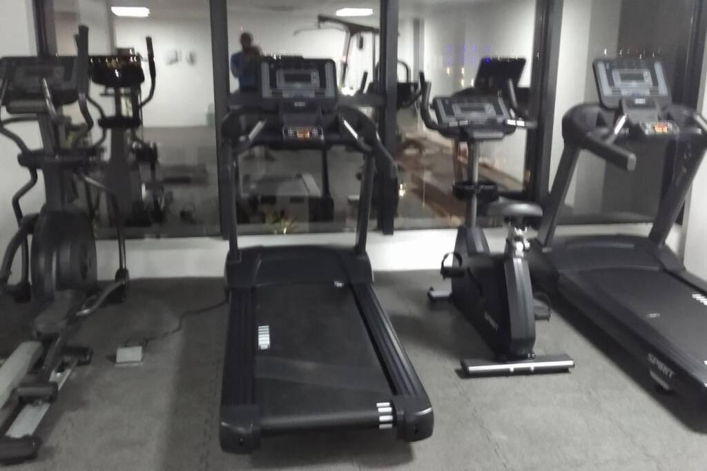 Luxury 2 Bedroom Apartment With Huge Balcony , Pool, Gym At Tribute House Accra Exterior photo